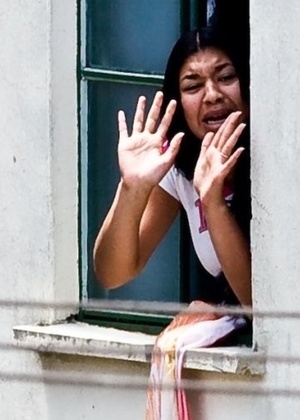 Eloá Pimentel, em foto de arquivo, durante o momento em que era feita refém